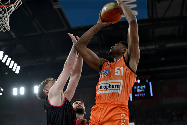 他不仅展现 他不仅展现